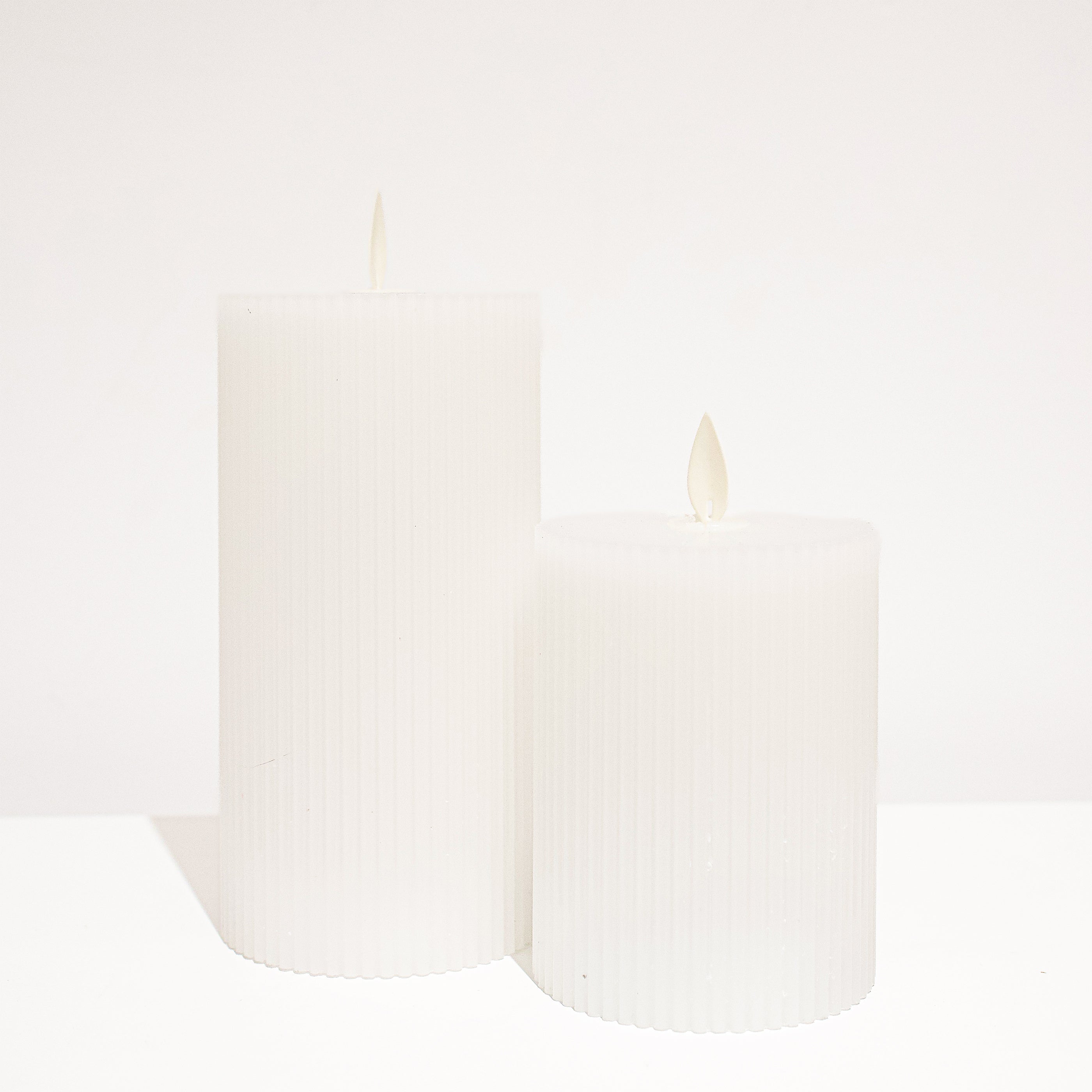 Pilier fausse flamme strié - Blanc