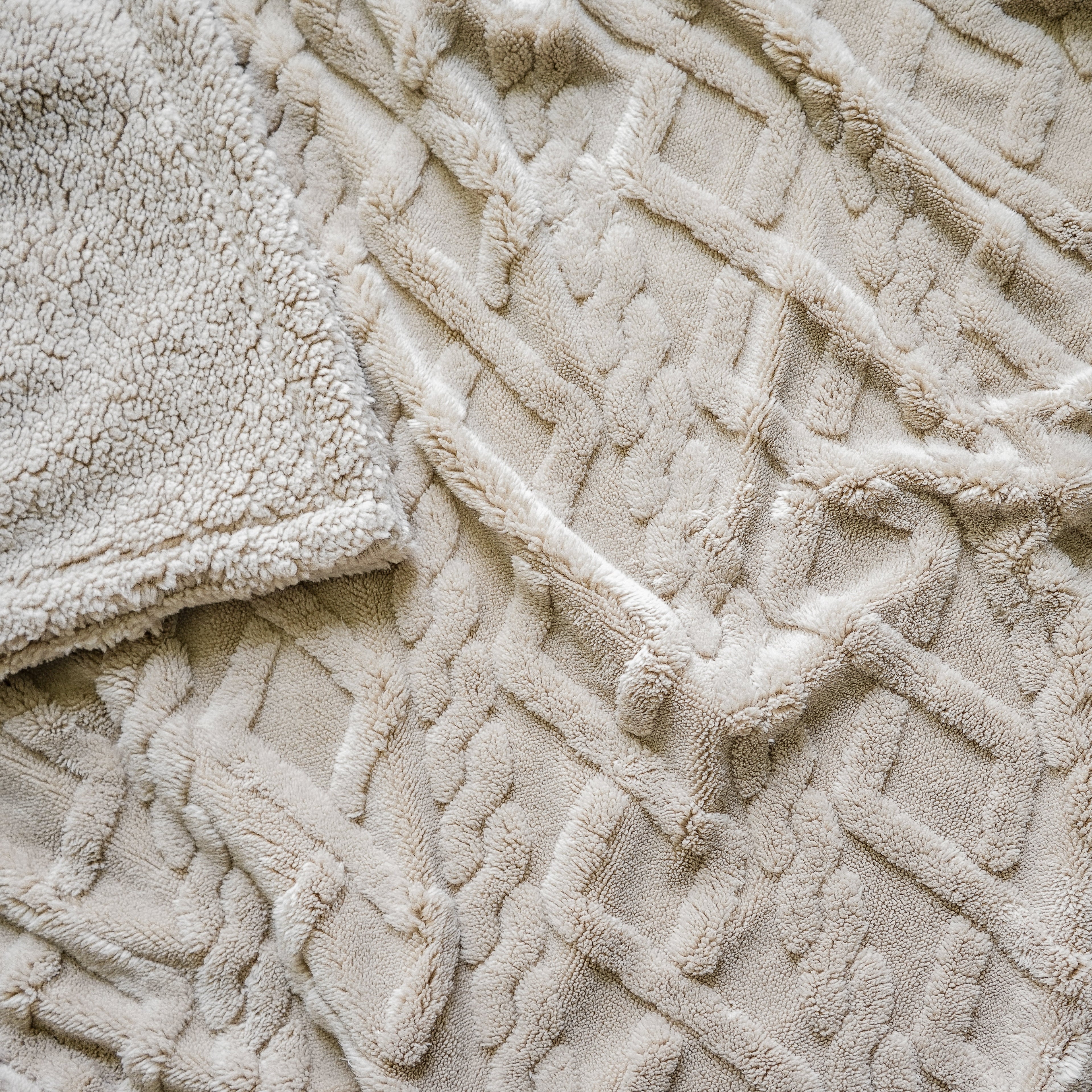 Jeté doux en Sherpa - Taupe