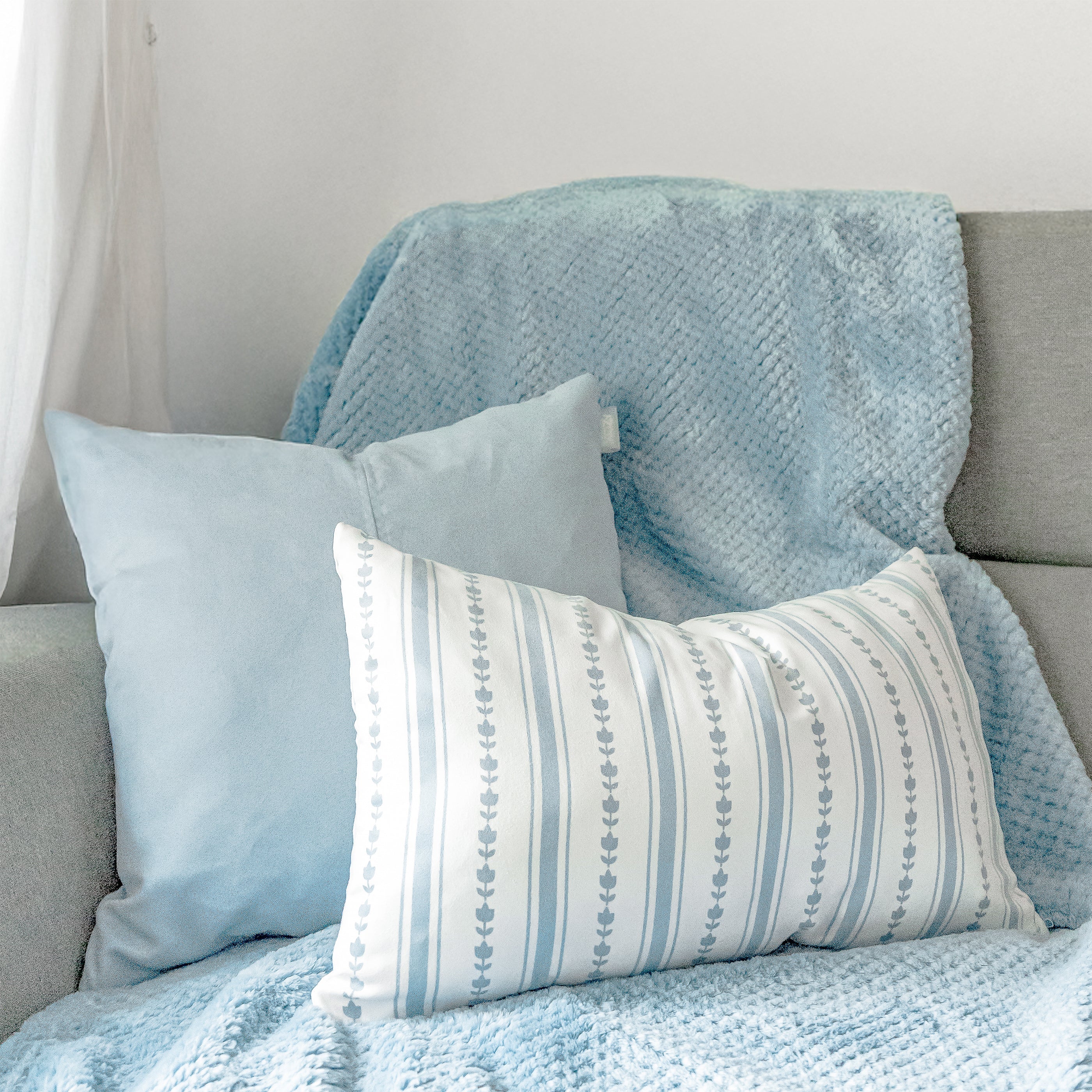 Coussin Kozy rectangle - Fleurs bleues