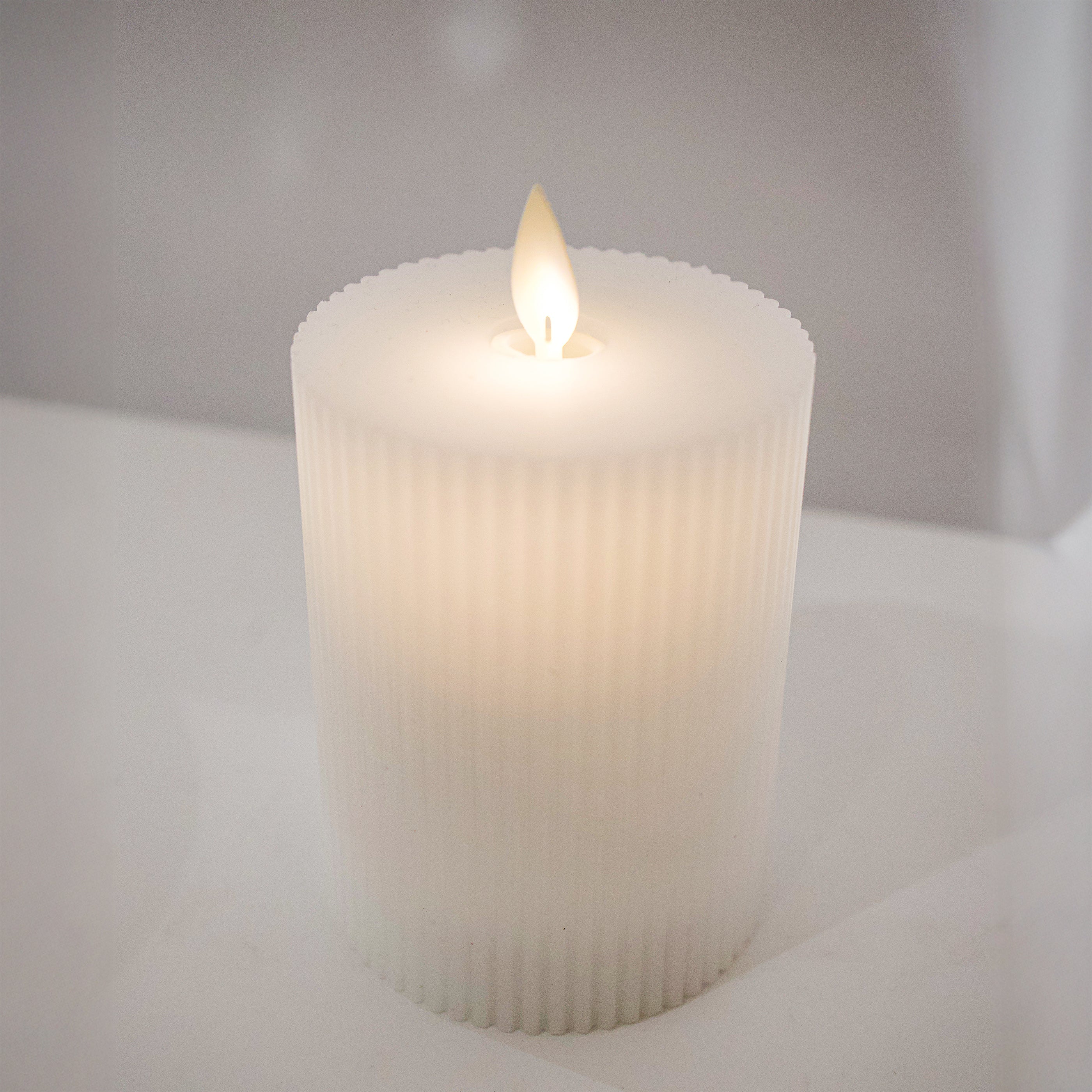 Pilier fausse flamme strié - Blanc